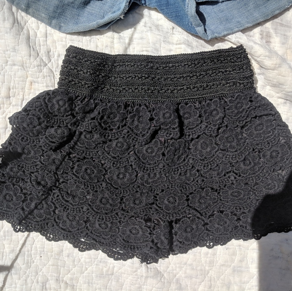 Shorts - Picture 5 of 8